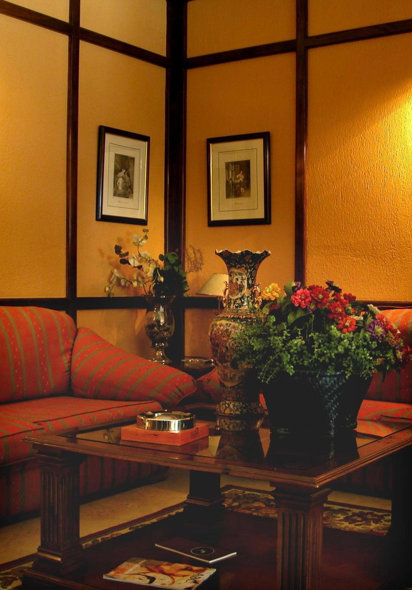 Hotel Manolo Mayo Лос Паласиос и Вияфранка Екстериор снимка